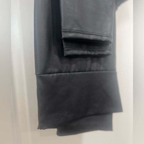 Faux black leather leggings - Picture 4 of 6